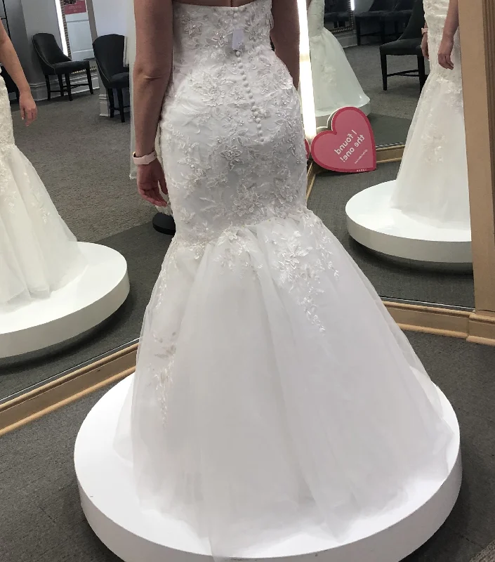 David's Bridal Metallic-Beaded Lace Trumpet